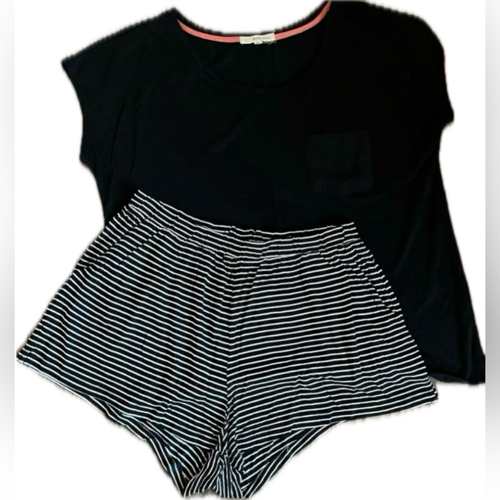 Black and White Striped Pajama/ Loungewear set. Top size XL, bottoms size L